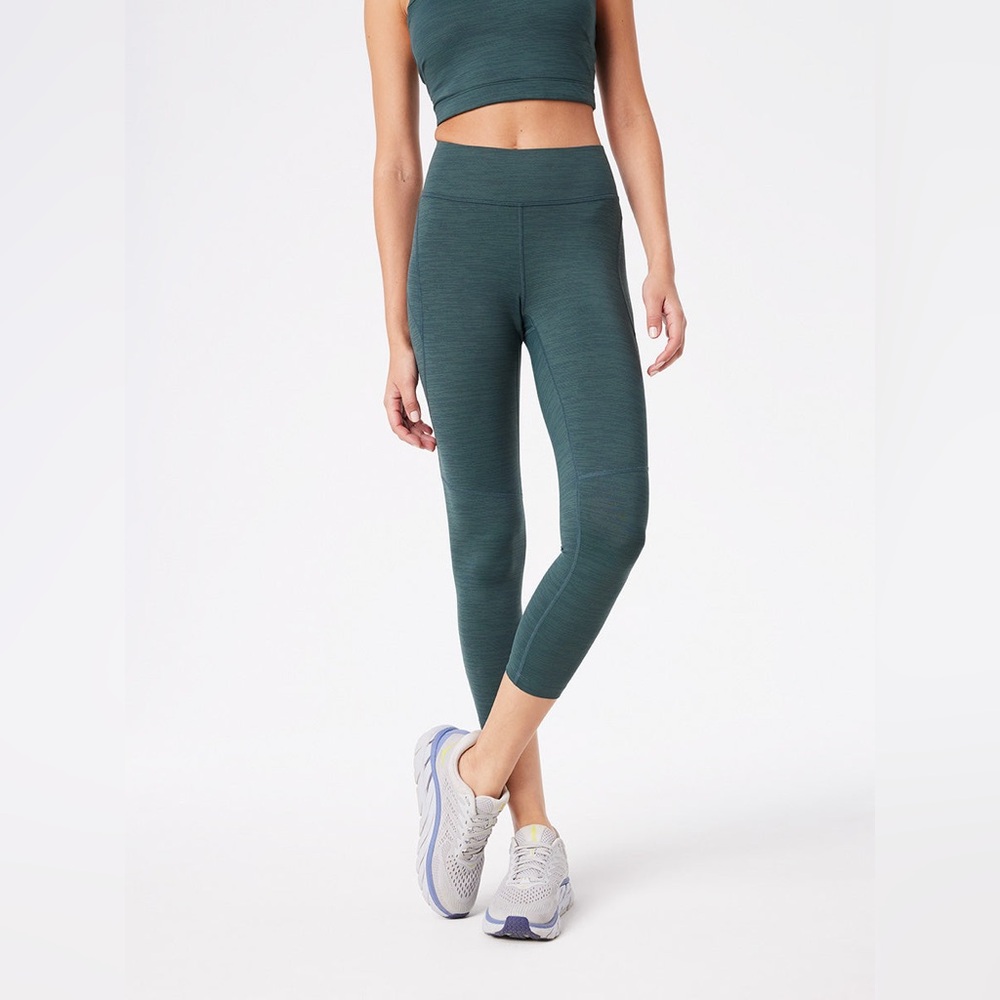 Outdoor Voices TechSweat Core 3/4 Legging. Size medium